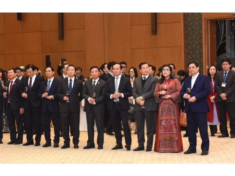 Đại sứ Nga tại Việt Nam G.S.Bezdetko tham dự buổi chiêu đãi trọng thể   do Thủ tướng Chính phủ Cộng hòa Xã hội chủ nghĩa Việt Nam tổ chức